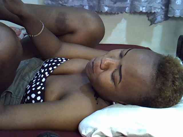Blackdoll1 webcam