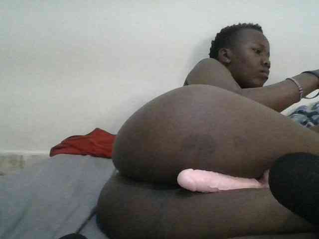 Blackdoll1 webcam