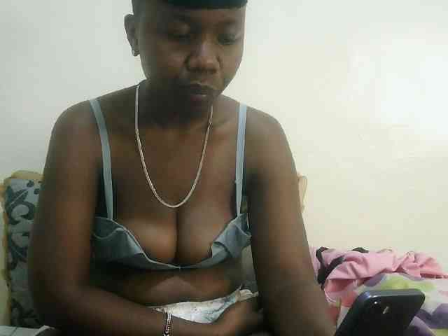 Blackdoll1 webcam