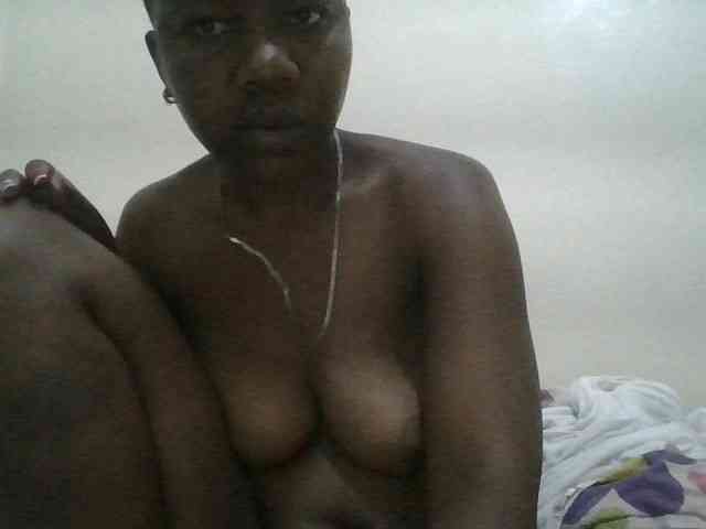 Blackdoll1 webcam