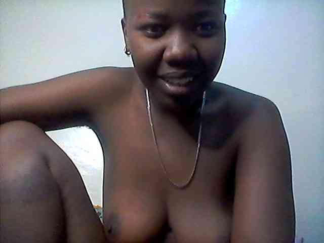 Blackdoll1 webcam