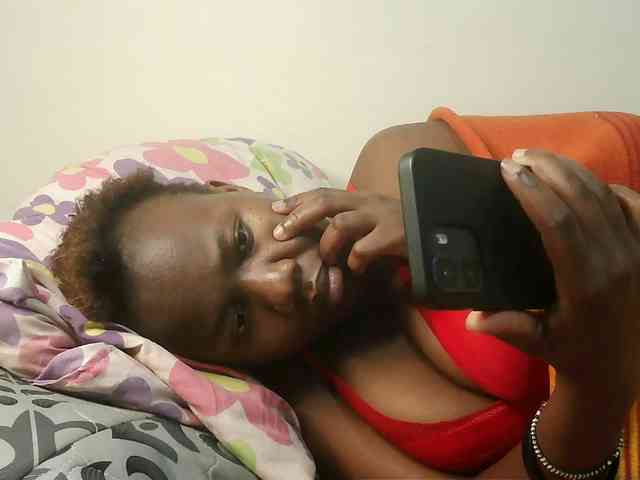 Blackdoll1 webcam