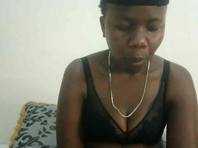 Blackdoll1 webcam