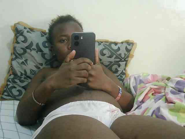 Blackdoll1 webcam
