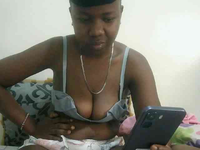 Blackdoll1 webcam