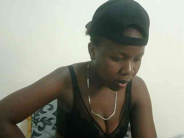 Blackdoll1 webcam