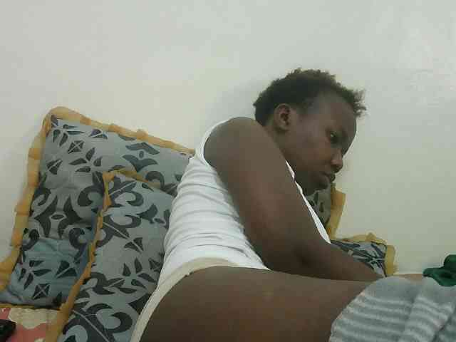 Blackdoll1 webcam