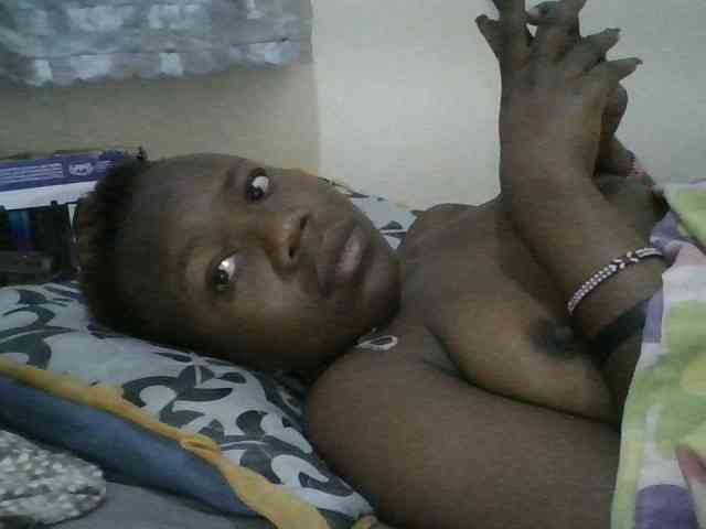 Blackdoll1 webcam