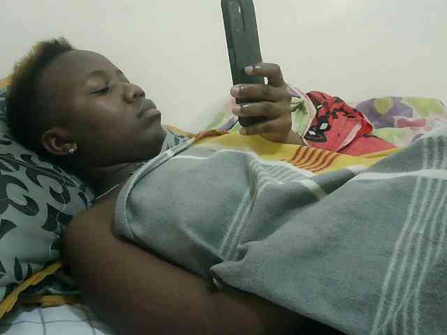 Blackdoll1 webcam