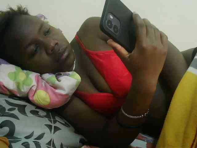 Blackdoll1 webcam