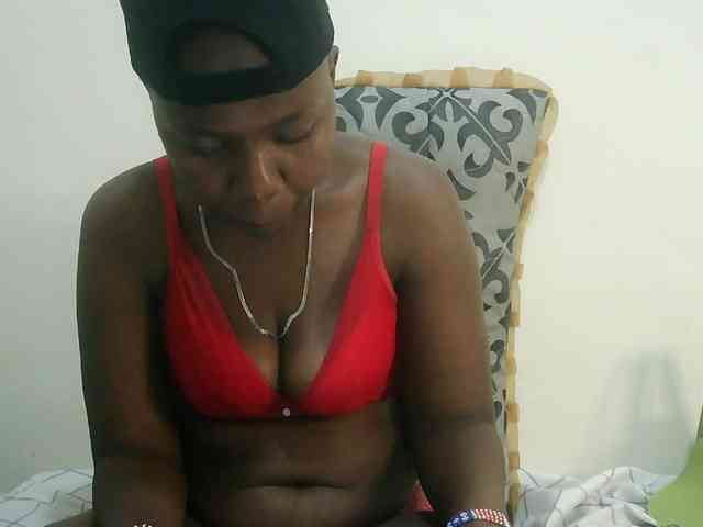 Blackdoll1 webcam