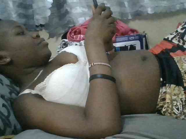 Blackdoll1 webcam