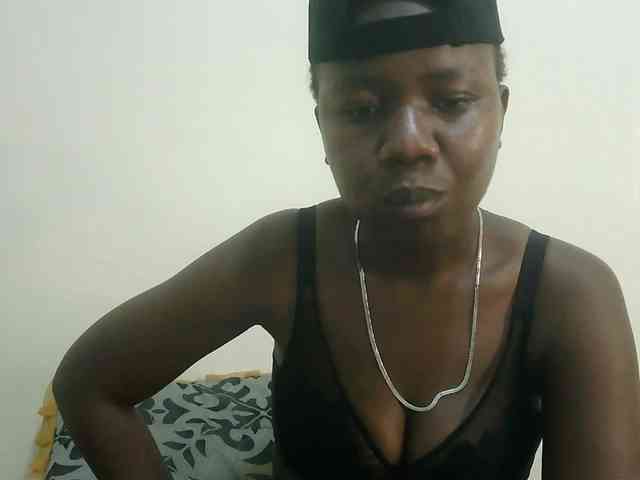Blackdoll1 webcam