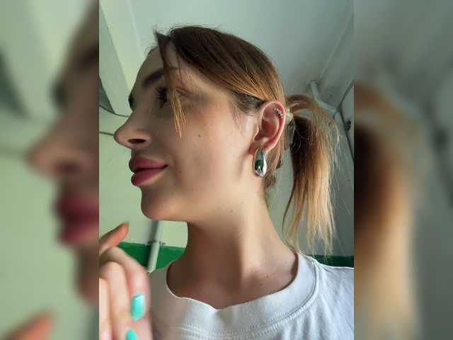ViolettaScarlett live webcam show