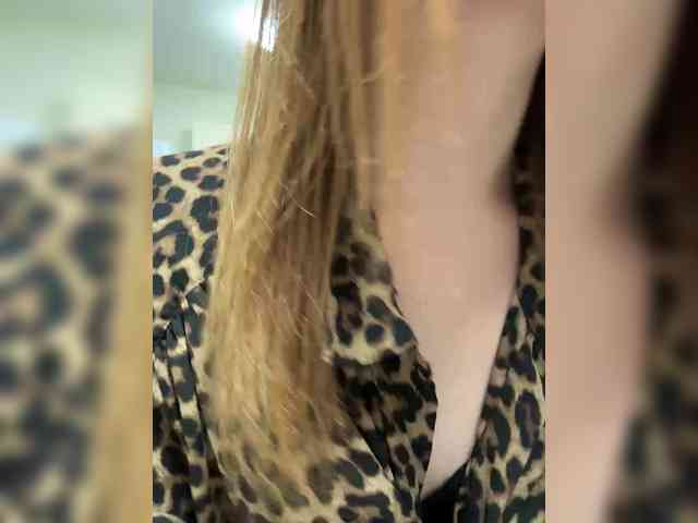 ViolettaScarlett webcam