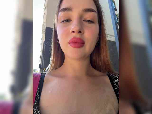 ViolettaScarlett webcam