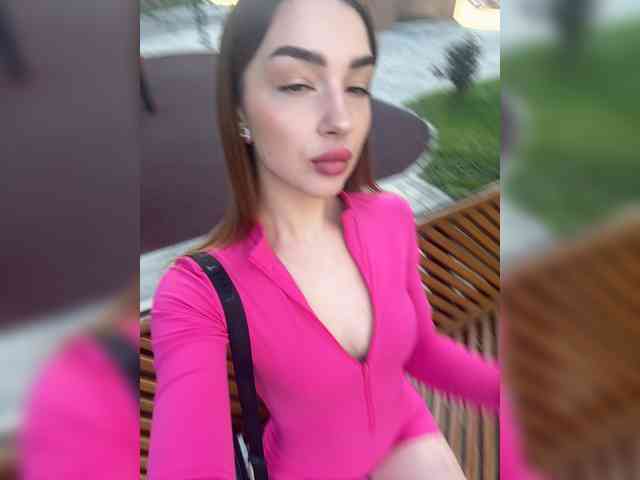 ViolettaScarlett webcam