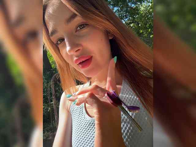 ViolettaScarlett webcam