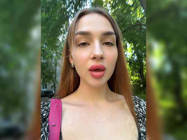 ViolettaScarlett webcam
