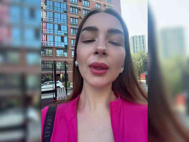 ViolettaScarlett webcam