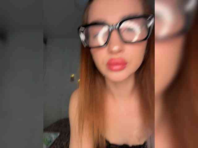 ViolettaScarlett webcam