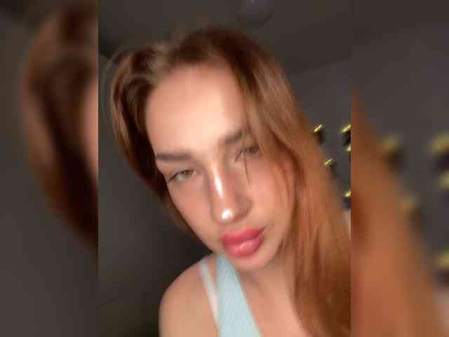 ViolettaScarlett webcam