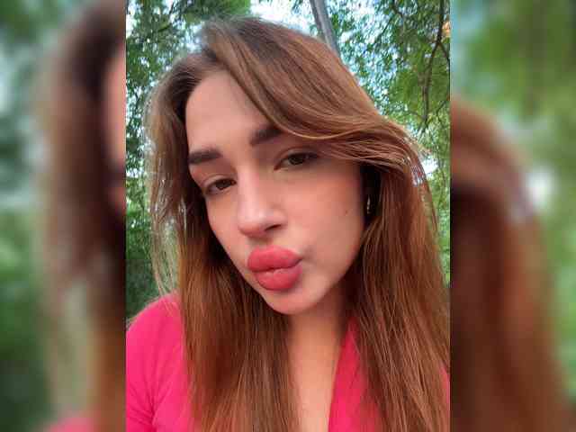 ViolettaScarlett webcam