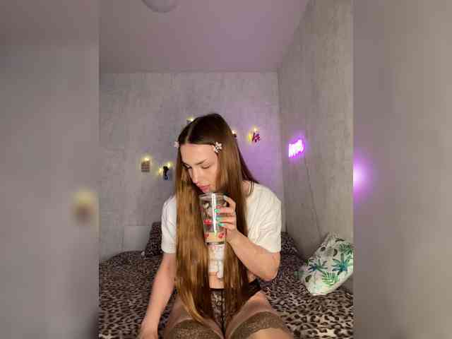 ViolettaScarlett webcam