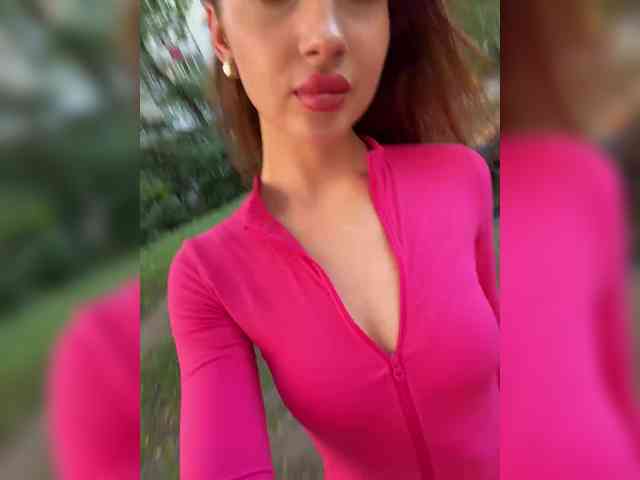 ViolettaScarlett webcam