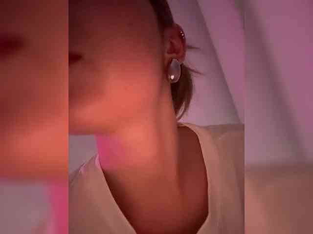 ViolettaScarlett webcam