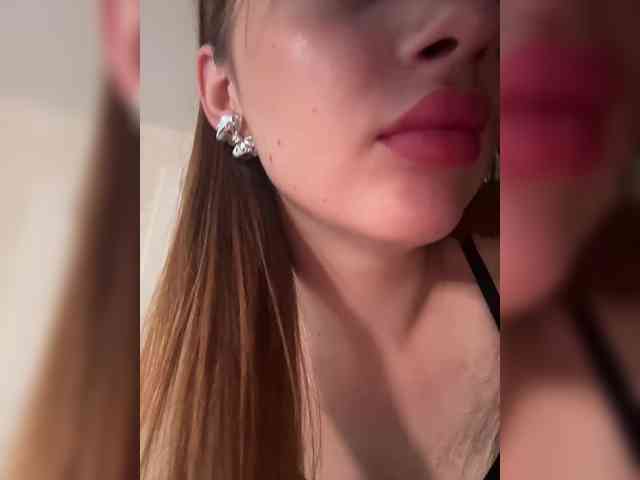 ViolettaScarlett webcam