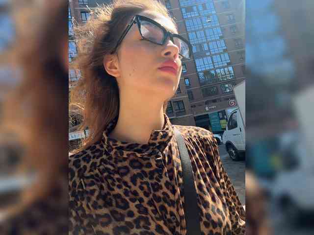 ViolettaScarlett webcam