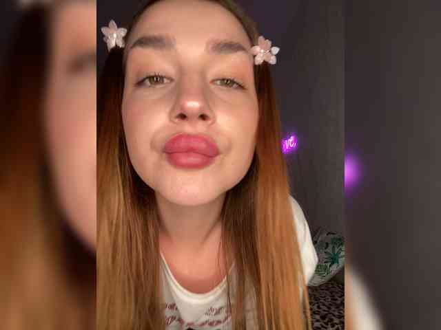 ViolettaScarlett webcam