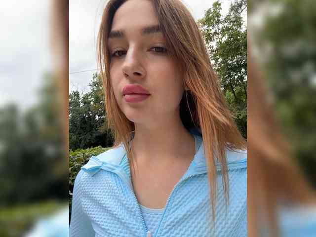 ViolettaScarlett webcam