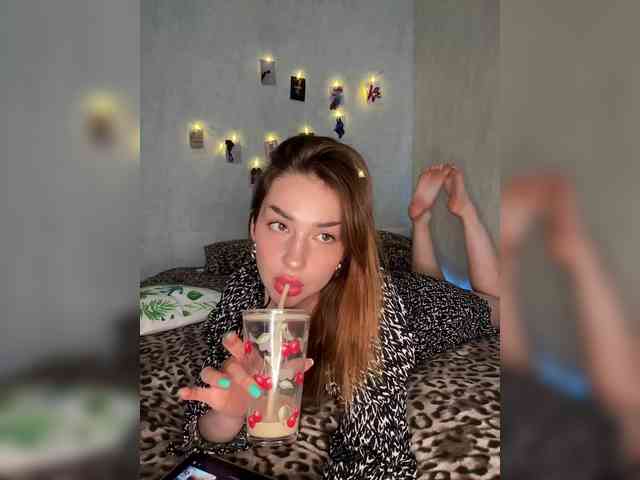ViolettaScarlett webcam