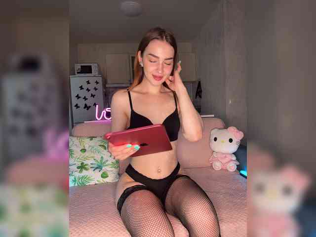 ViolettaScarlett webcam