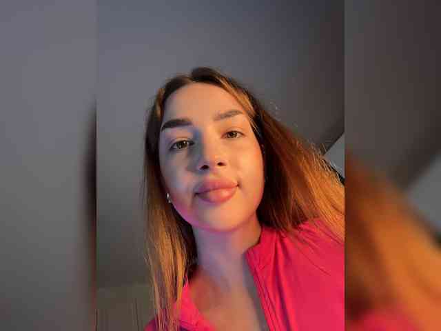 ViolettaScarlett webcam