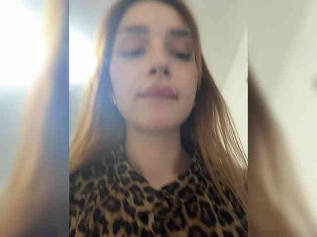 ViolettaScarlett webcam
