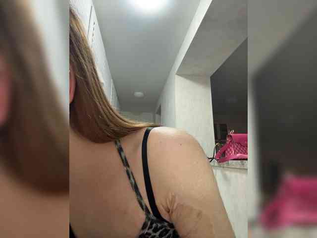 ViolettaScarlett webcam