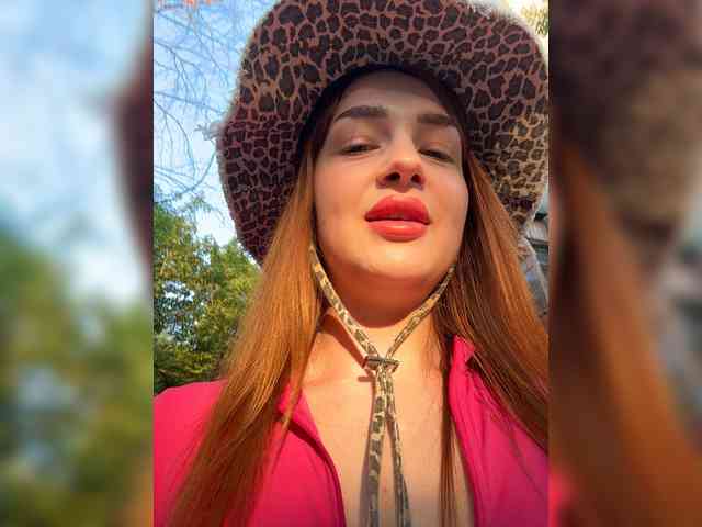 ViolettaScarlett webcam