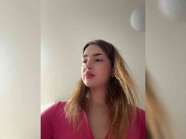 ViolettaScarlett webcam