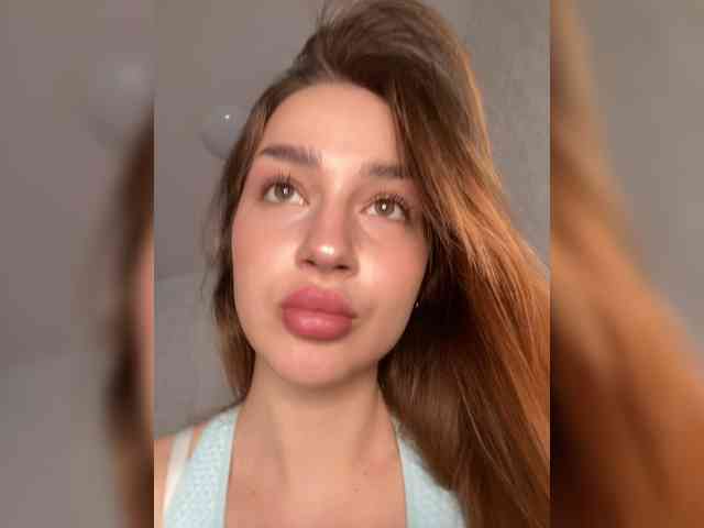 ViolettaScarlett webcam
