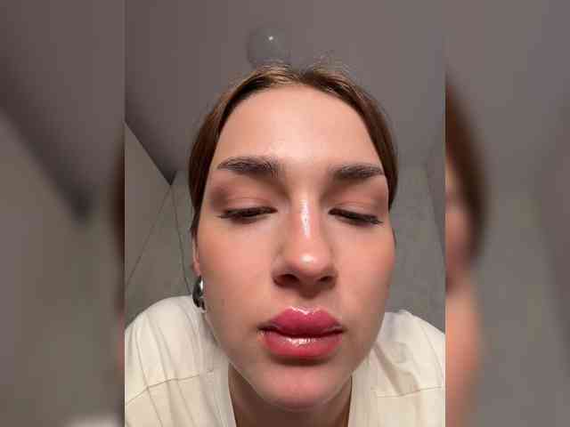 ViolettaScarlett webcam