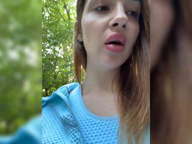 ViolettaScarlett webcam