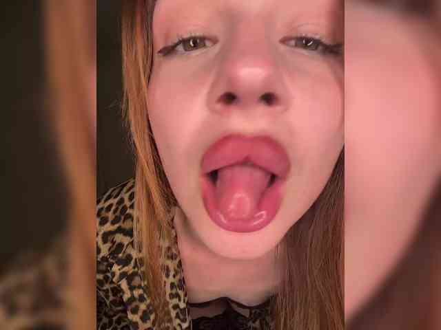 ViolettaScarlett webcam