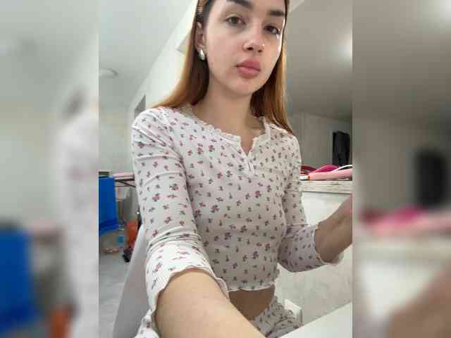 ViolettaScarlett webcam
