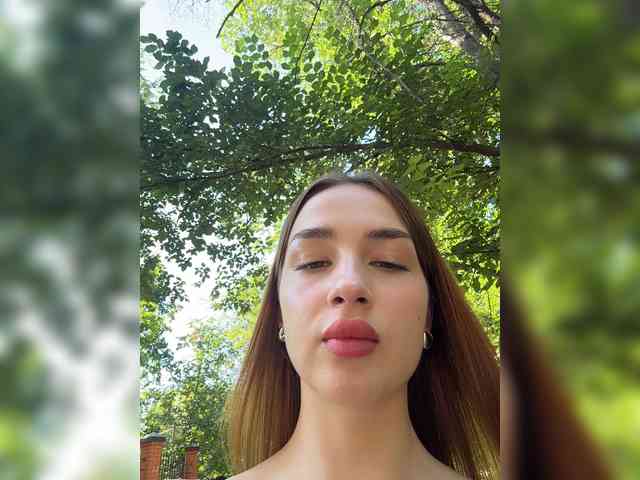 ViolettaScarlett webcam