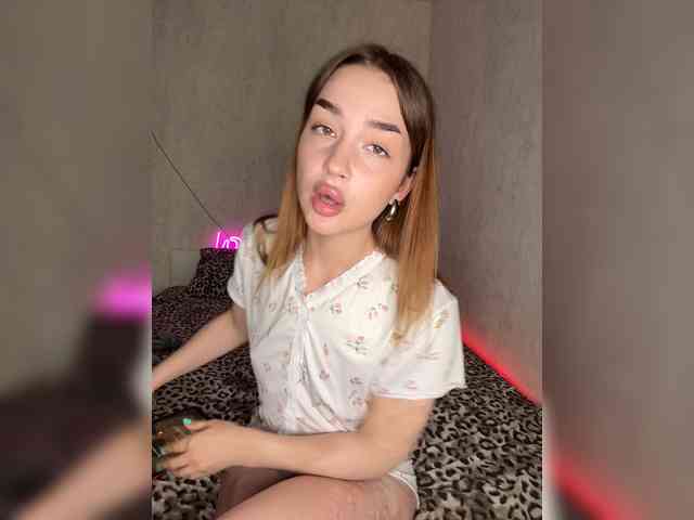 ViolettaScarlett webcam
