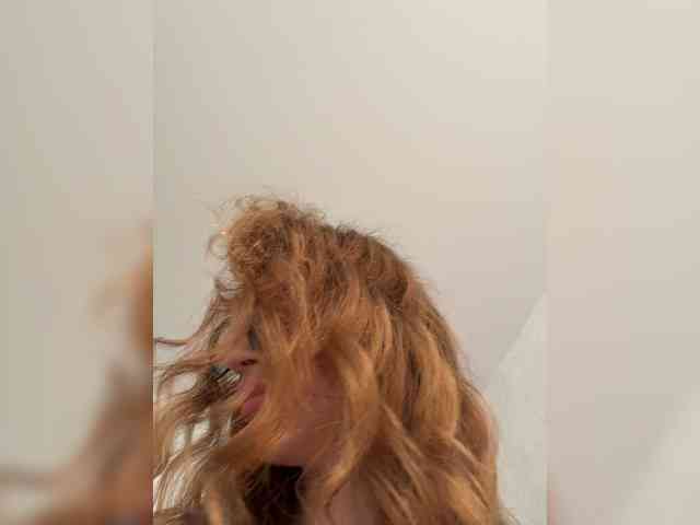 ViolettaScarlett webcam