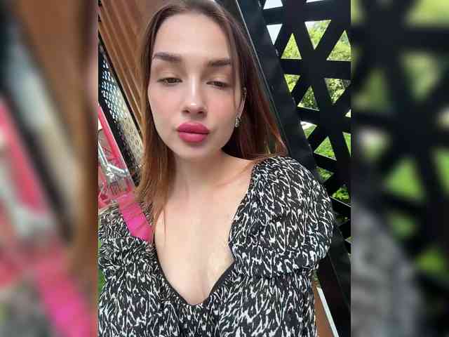 ViolettaScarlett webcam